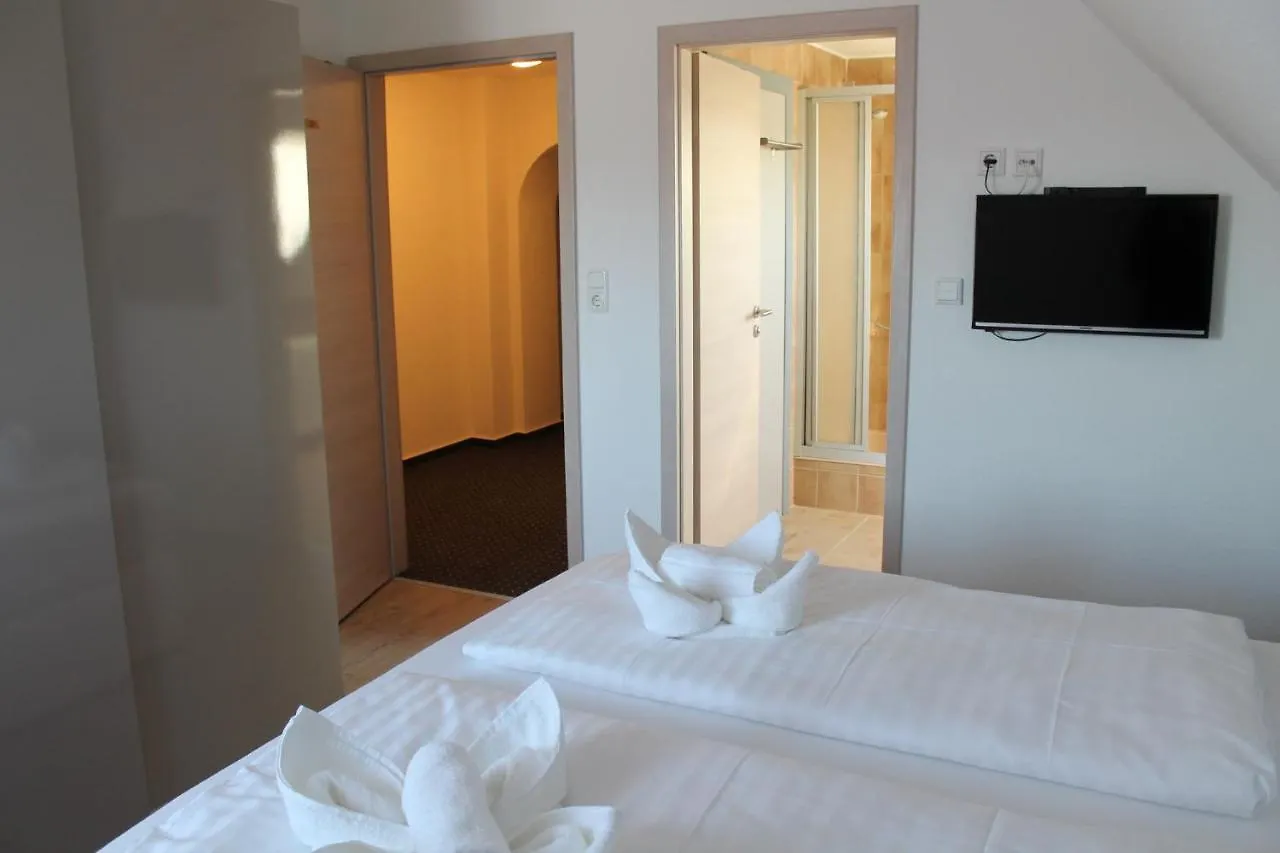 Penzion Hotel Gastehaus Hubertushof - 24H Check-In Hausen  Německo